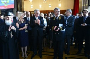 9730721835397521d35bb3235975926_640x418